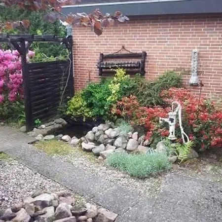 Otel Charmantes In Bleckede-breetze Mit Grossem Garten Bleckede